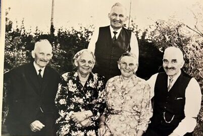 Foto af Marie Jensen med hendes søskende fra Tolne. Taget i Skovlunde ca. 1960